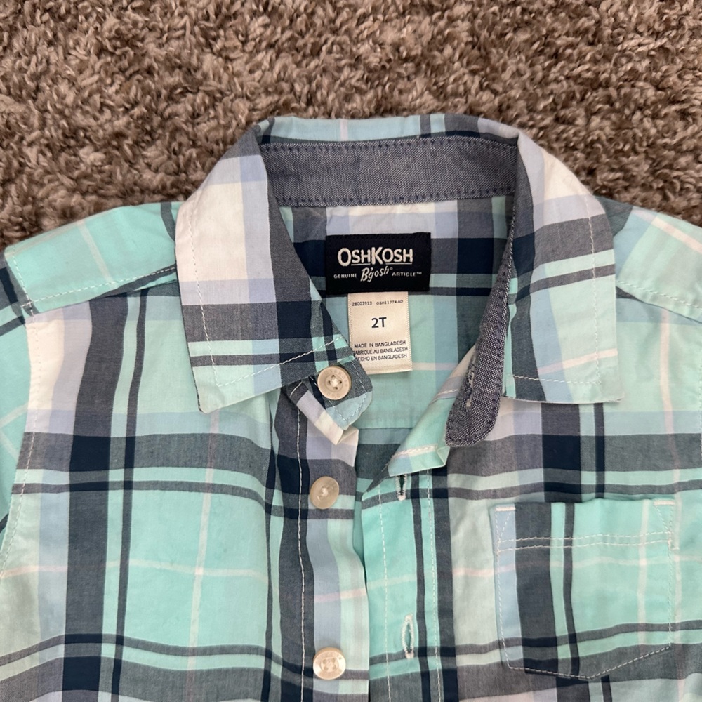 Four Toddler Boys Button-up Shirts - Picture 13 of 13